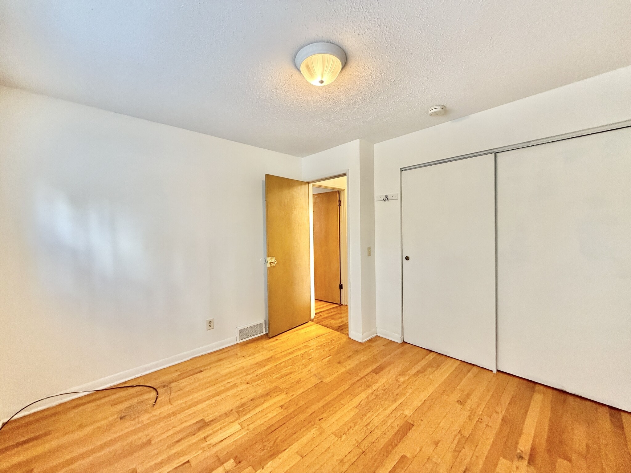 Building Photo - 625 Vera Ct