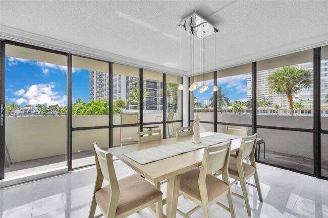 Building Photo - 2049 S Ocean Dr