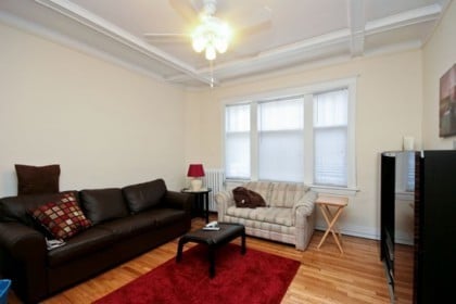 Living room - 543-553 W. Wellington