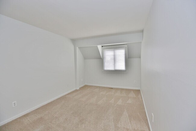 Building Photo - 1519 Sword Dancer Dr