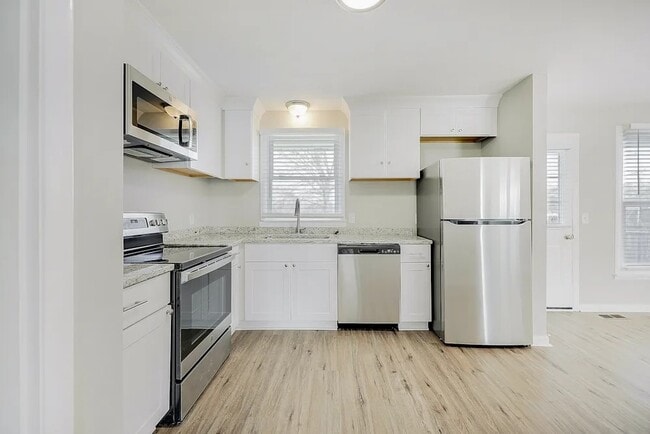 Building Photo - 721 Winthorne Dr