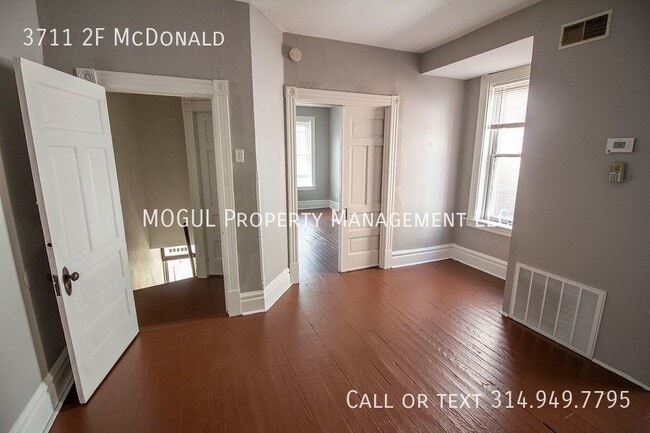 Building Photo - 3711 2F McDonald-