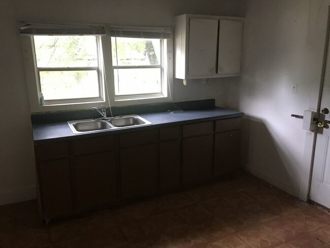 Building Photo - Birmingham / West End   35211