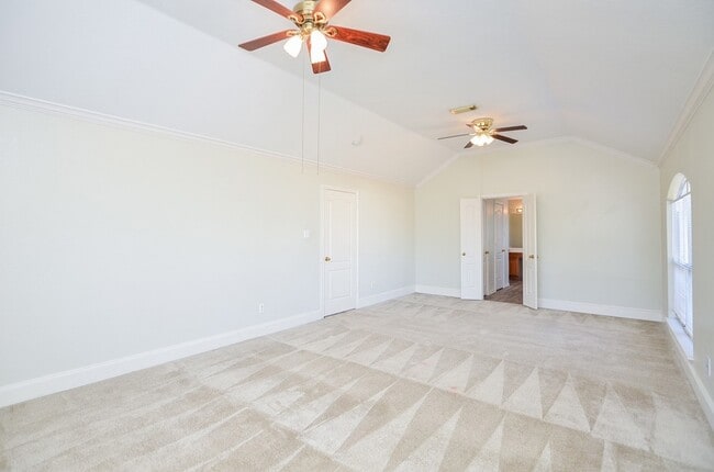 Building Photo - 21210 Woodland Green Dr