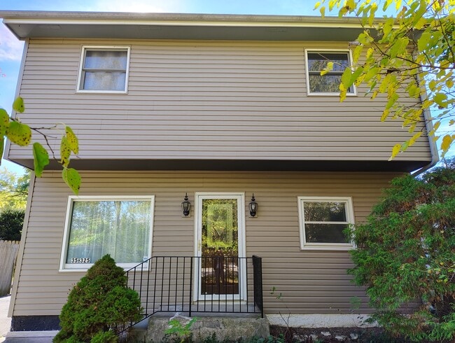 Building Photo - 35W325 Lambert Ave