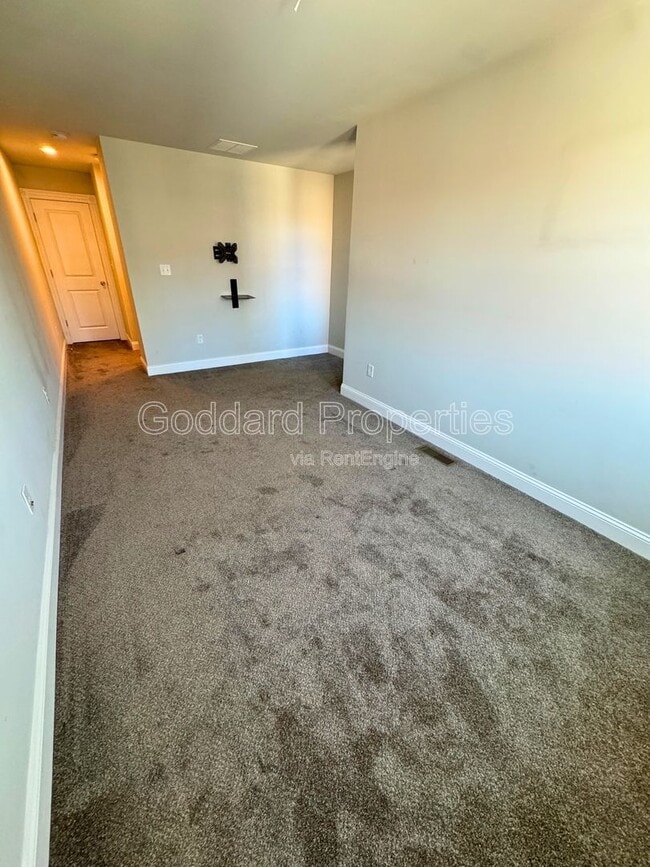 Building Photo - 842 N Patterson Park Ave