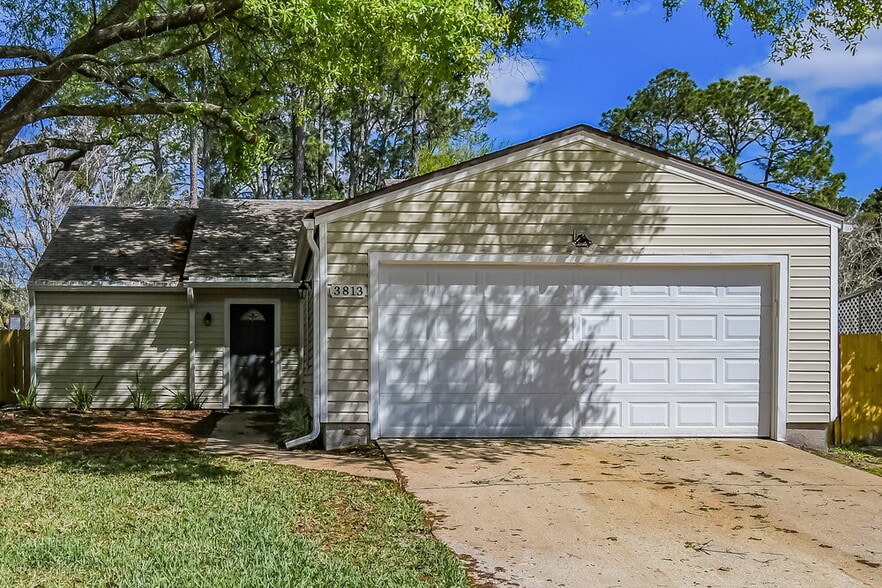 Primary Photo - 3813 Tree Lake Dr