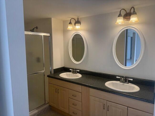 Building Photo - 1615 16th Terrace