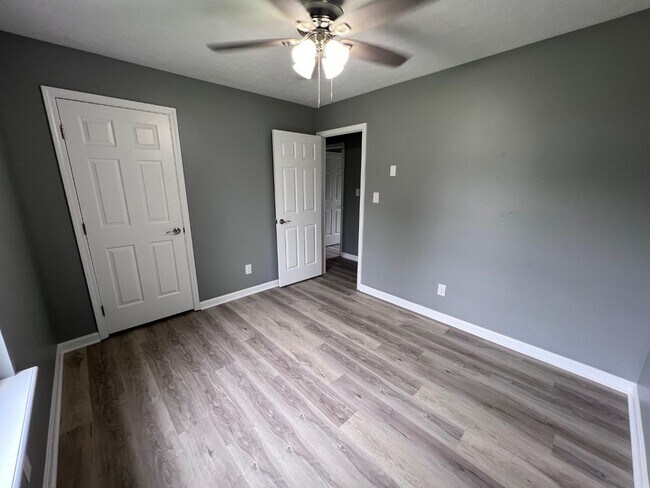 Building Photo - 105 Hayden Dr