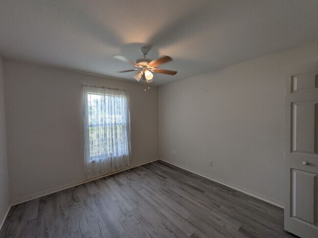 Building Photo - Lovely 3/2/2 Citrus Springs home with Hot Tub