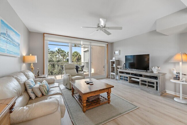 Building Photo - 353 S US Hwy 1