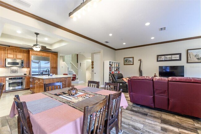 Building Photo - 10300 Tarpon Landings Terrace