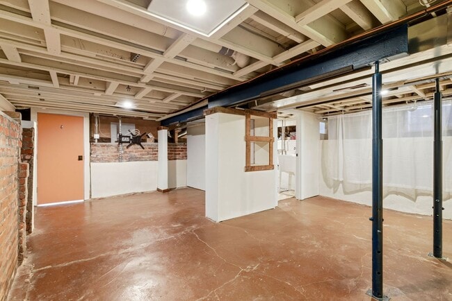 Building Photo - Charming Historic Home in Mayfair Neighborhood