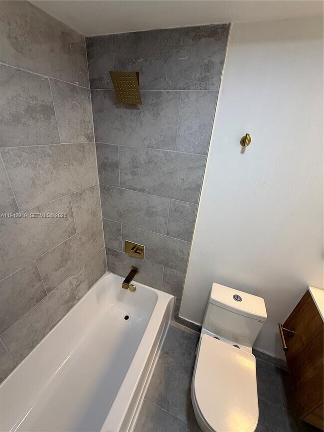 Building Photo - 9937 Nob Hill Pl