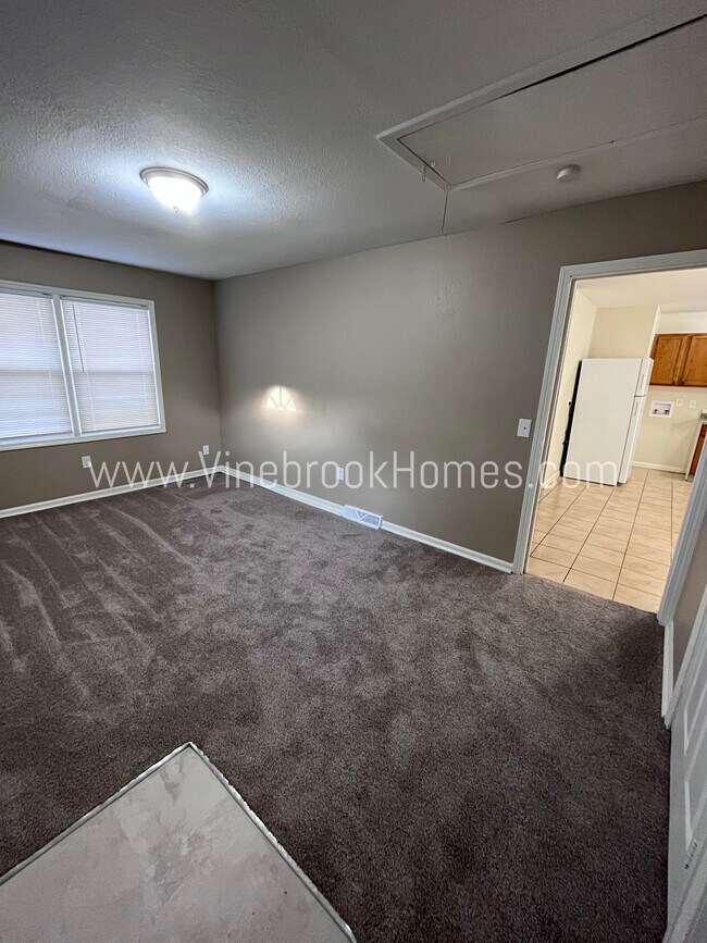Building Photo - 8211 Ruskin Way