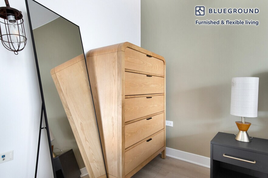 Building Photo - 340 E North Water St