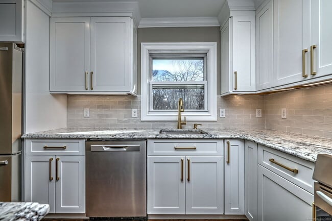 Building Photo - 155 Pastors Walk