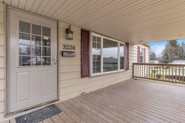 Building Photo - 3226 Quentin Dr