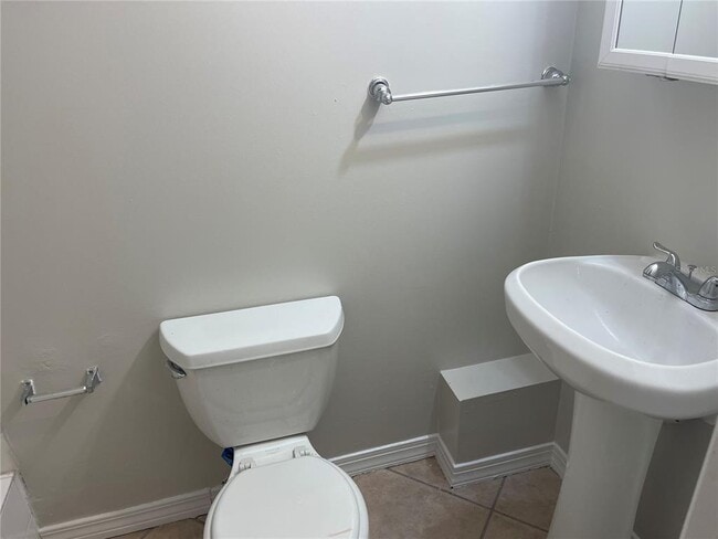 Building Photo - 1844 Bayshore Blvd