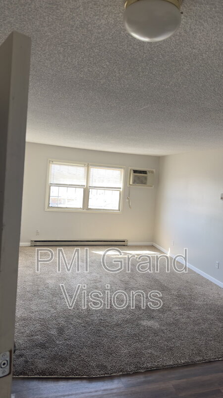 Building Photo - 24 W Buchanan Ave