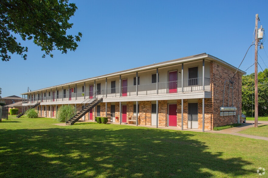 Primary Photo - The Meadows Apartments