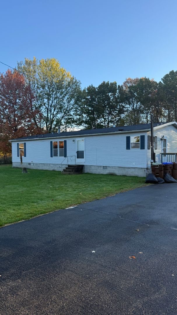 Building Photo - Large 3 bedroom Single Family Home