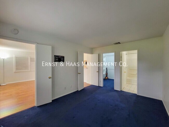 Building Photo - 6020 Bixby Village Dr