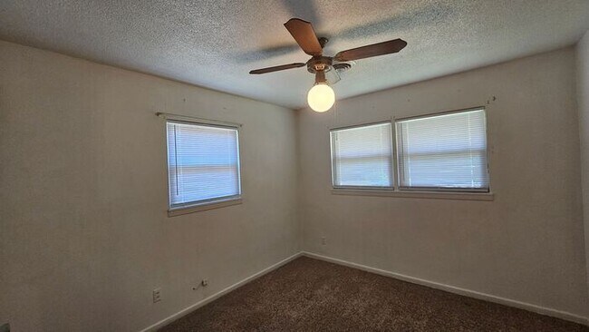 Building Photo - Beuatiful Lawndale Home - 3br 2ba