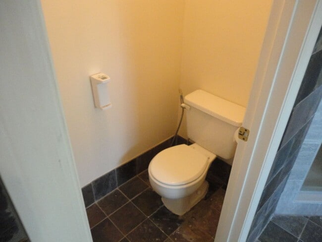 Building Photo - Beautiful 3 BR/2.5 BA in Park Avenue Subdivision