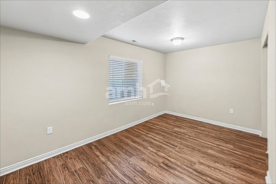 Building Photo - 228 Cedar Grove Ln