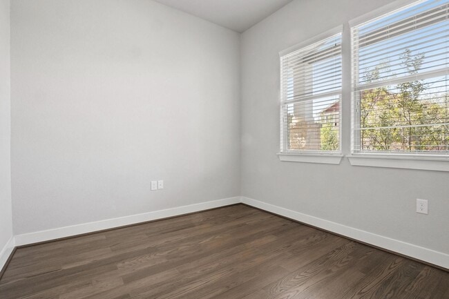 Building Photo - 12203 Cottage Promenade Ct