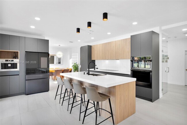 Building Photo - 1176 Cedar Falls Dr