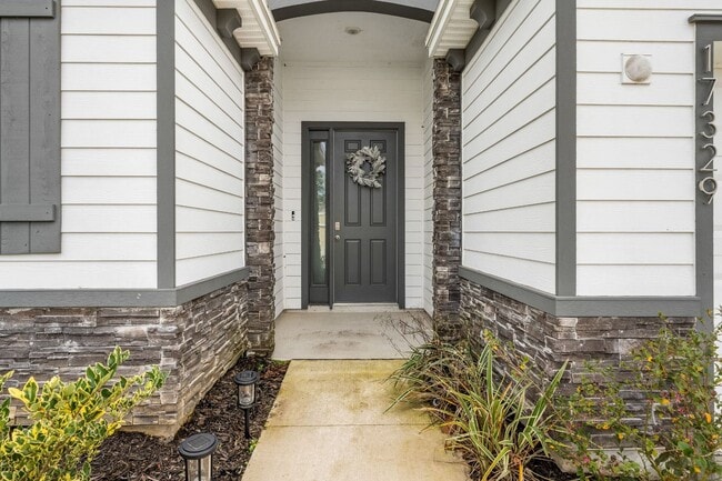 Building Photo - Immaculate 4-Bedroom, 2.5-Bath Home