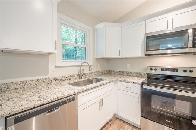 Building Photo - 2010 Lakeside Trail