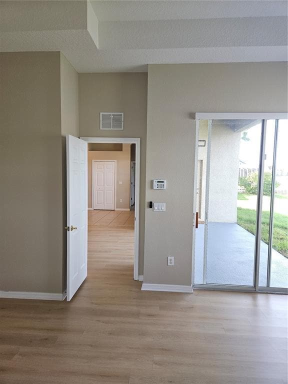 Building Photo - 2010 Tarragon Ln