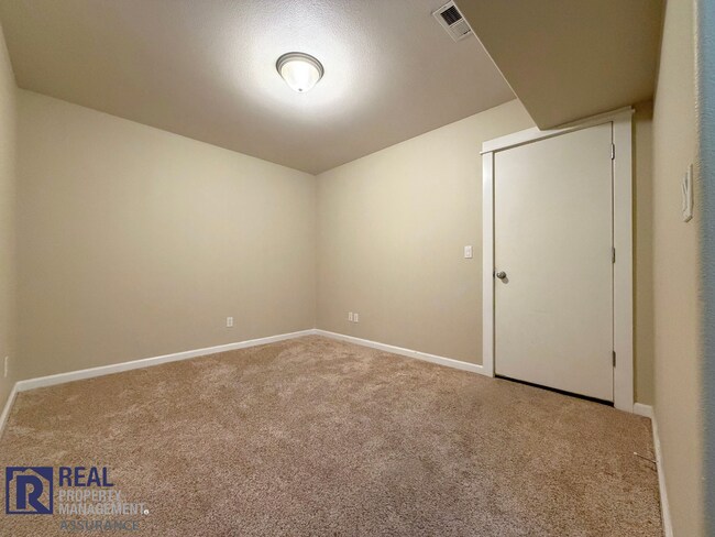 Building Photo - 16108 SW Gage Ln