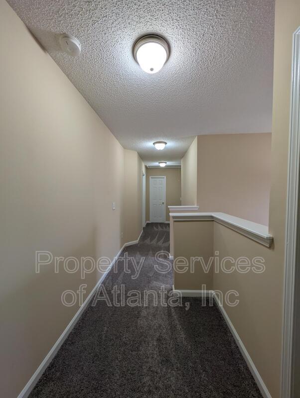 Building Photo - 704 Denise Ct