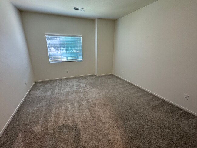 Building Photo - 3 Bedroom Brand New Home!