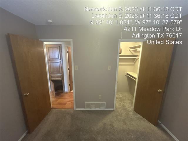 Building Photo - 4211 Meadow Park Dr