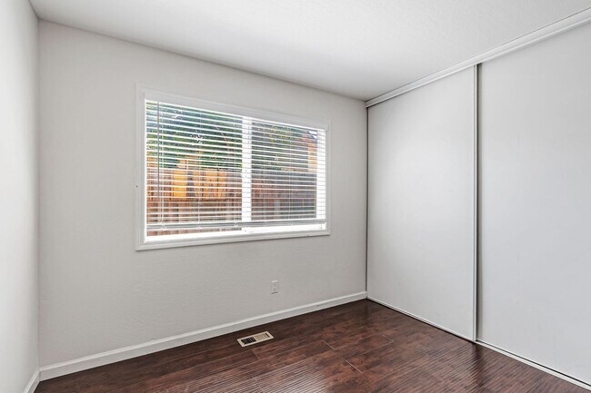 Building Photo - Saratoga Gem - 4BR Home Open Floor Plan & ...