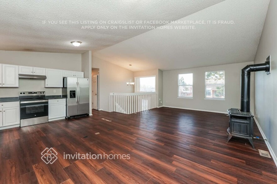 Building Photo - 2925 Rhapsody Dr