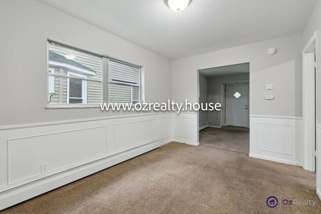 Building Photo - 185 Mettler St