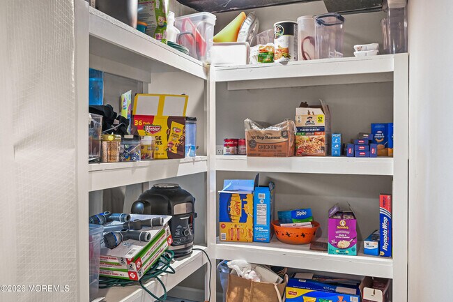 Building Photo - 57 Villa Pl