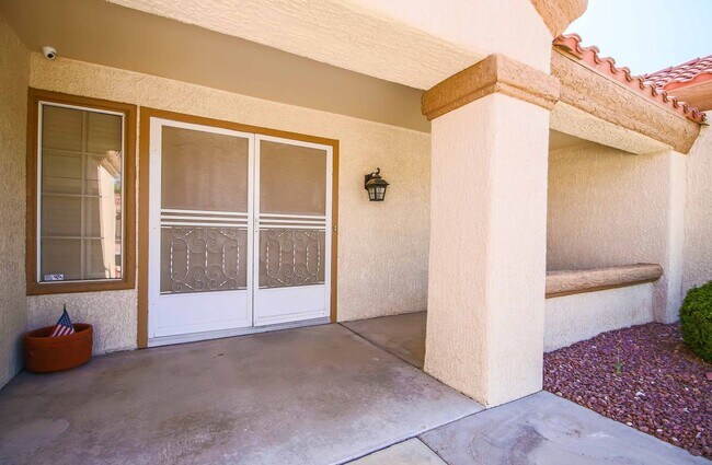 Building Photo - Sun City Summerlin - Golf Course Community...