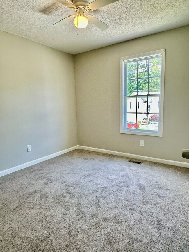 Building Photo - Villa Rica Rental