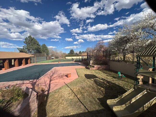 Building Photo - Stunning 4 bed 3.5 Bath Home in Wonderland Hills Walking Distance to Wonderland Lake. Rent Furnis...