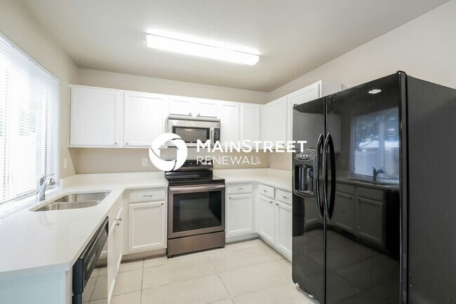 Building Photo - 4 Bedroom Pet-Friendly Home in Denver, CO with Main Street Renewal