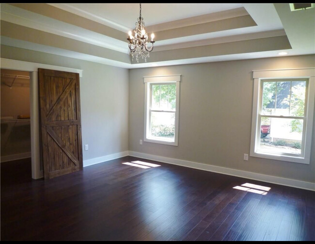 Building Photo - 100 Amberwood Dr