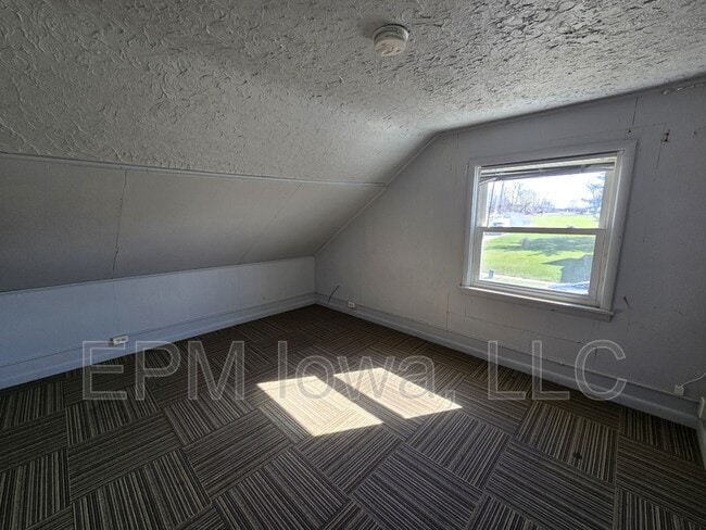 Building Photo - 1017 19th St SE