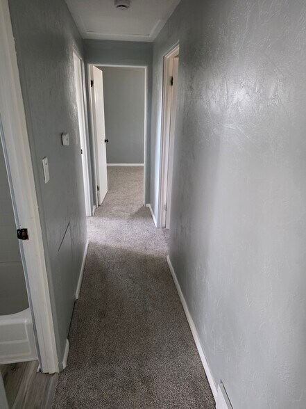 Building Photo - 5052 Azalea Dr